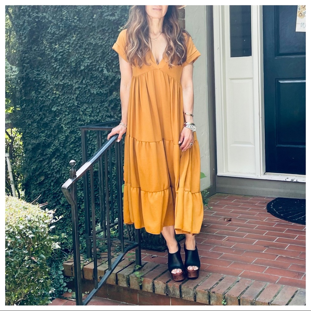 MADE IN ITALY FABULOUS V TIERED MAXI DRESS - Picture 4 of 8